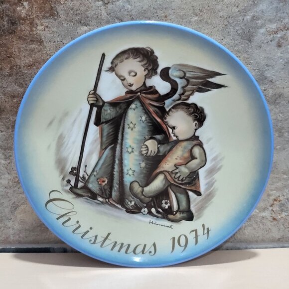 Schmid Hummel Christmas 1974 The Guardian Angel Decorative Wall Hanging Plate - Picture 1 of 11